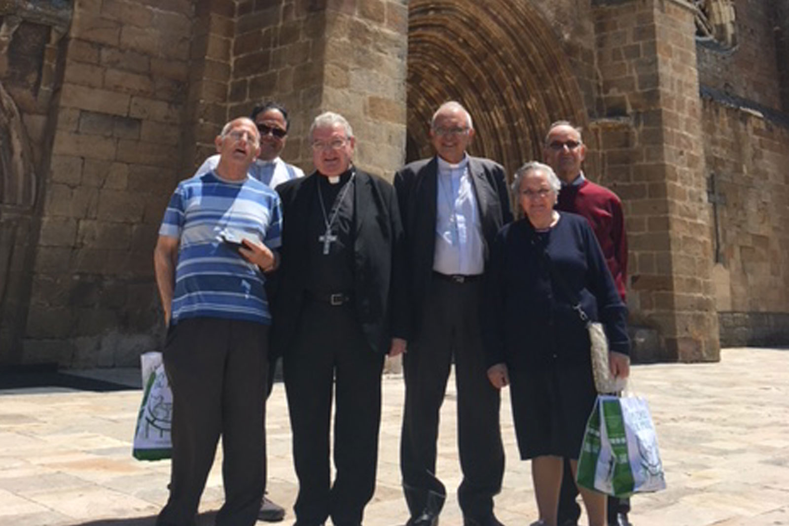 El Cardenal Porras visita “Mons Dei”
