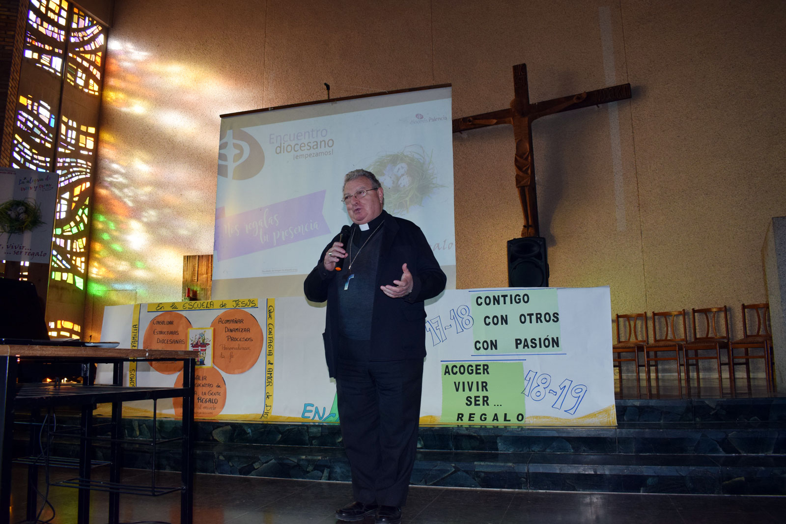 Nuestro Obispo en El Espejo de la Iglesia