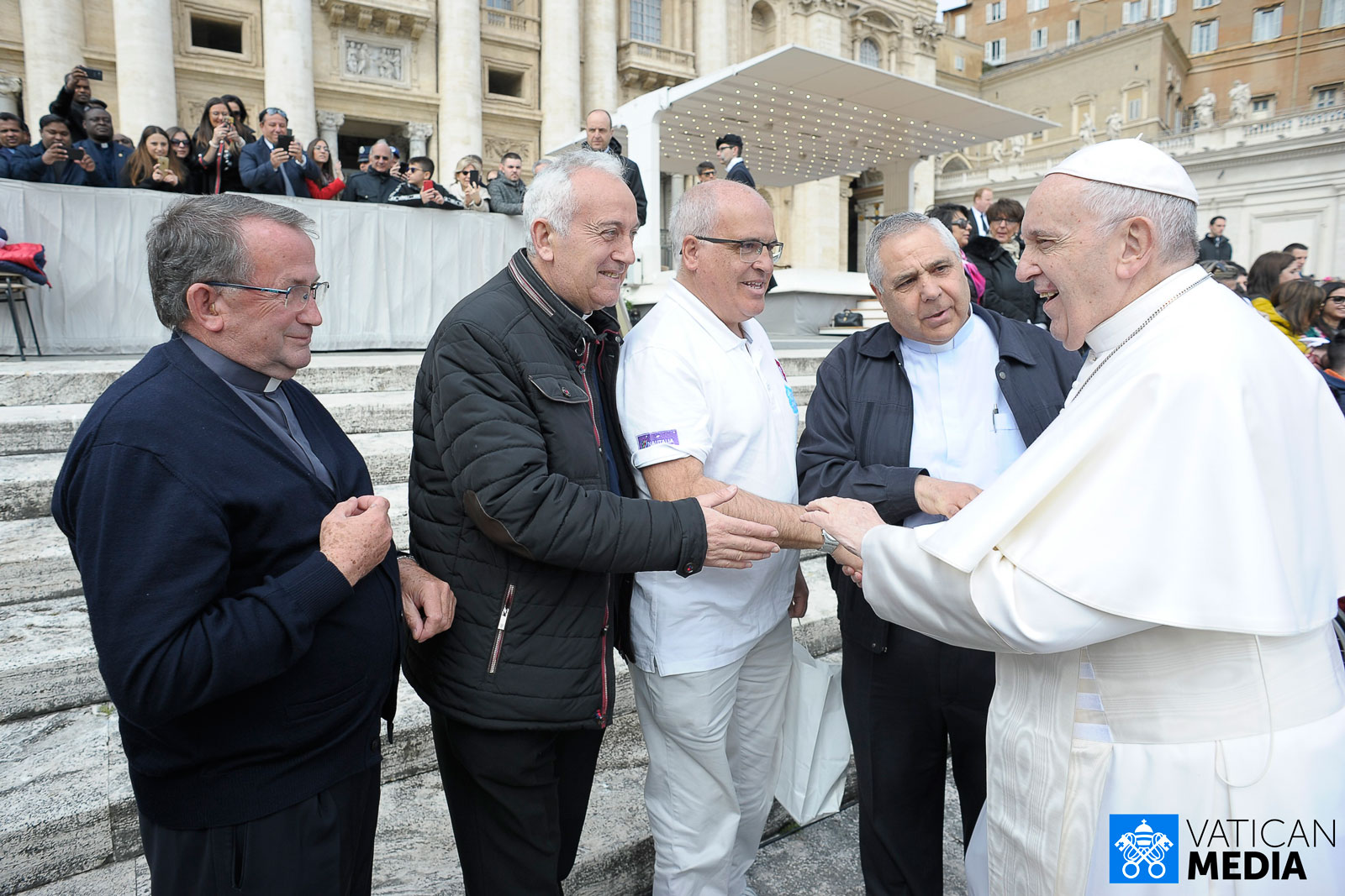 Tres de nuestros sacerdotes con el Papa Francisco