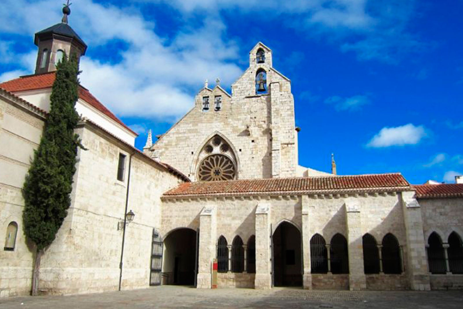 Respecto a la situación del templo de San Francisco