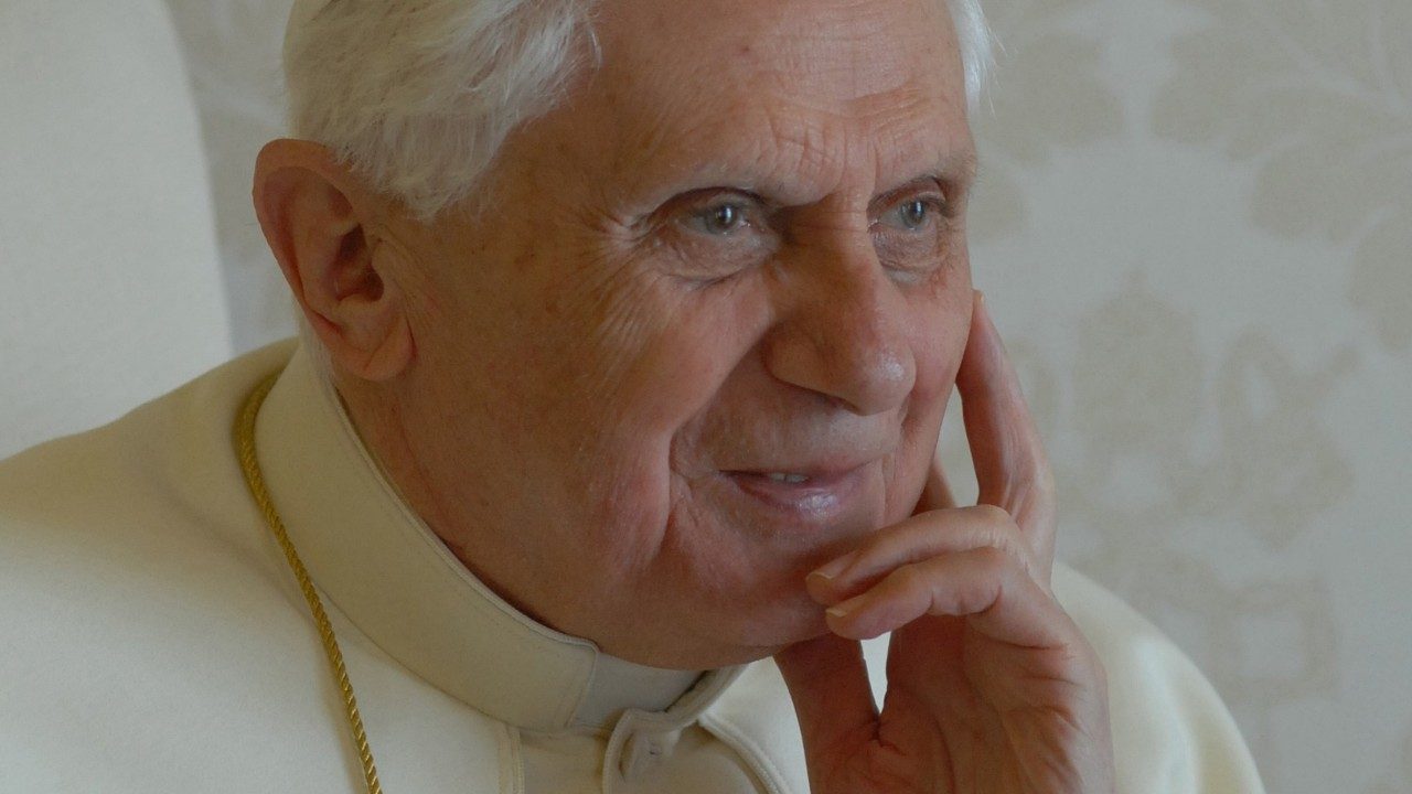 Adiós a Benedicto XVI. La diócesis de Palencia se une en la oración a la Iglesia universal
