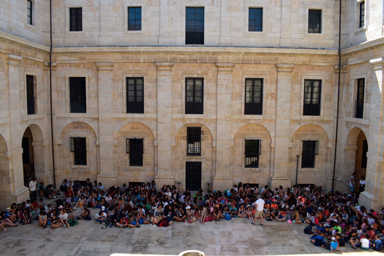 Nos visitan 300 jóvenes